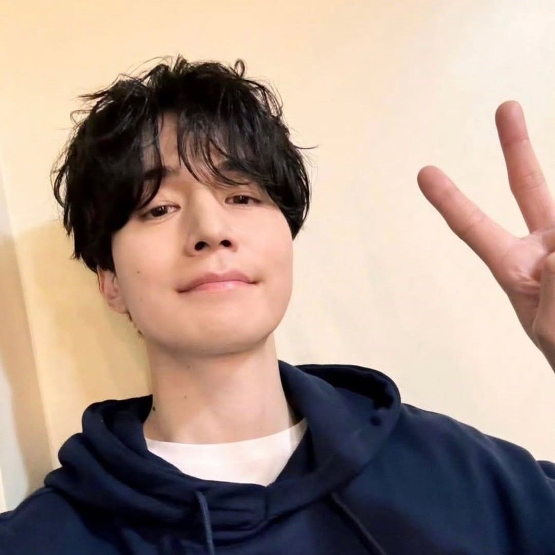 Recent activity shot of Lee Dongwook