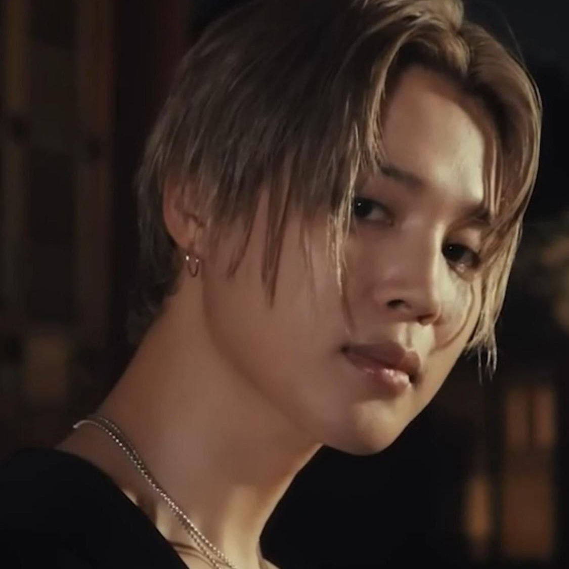 Behind-the-scenes cut of Ha Jimin