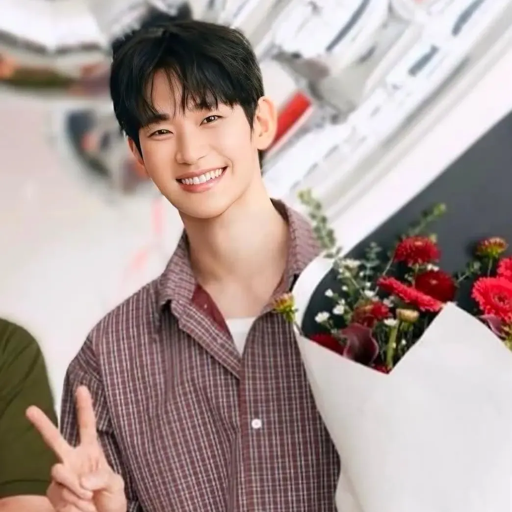 A moment captured by a fan of Kim Soohyun