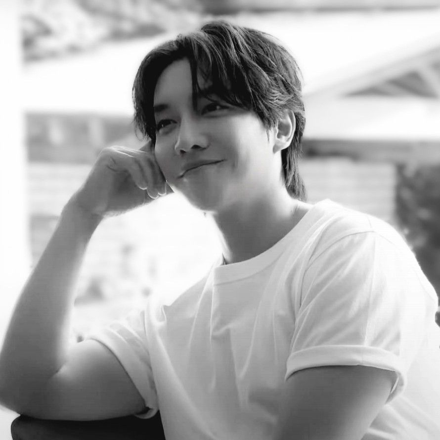 Foto terbaru dari Lee Seunggi