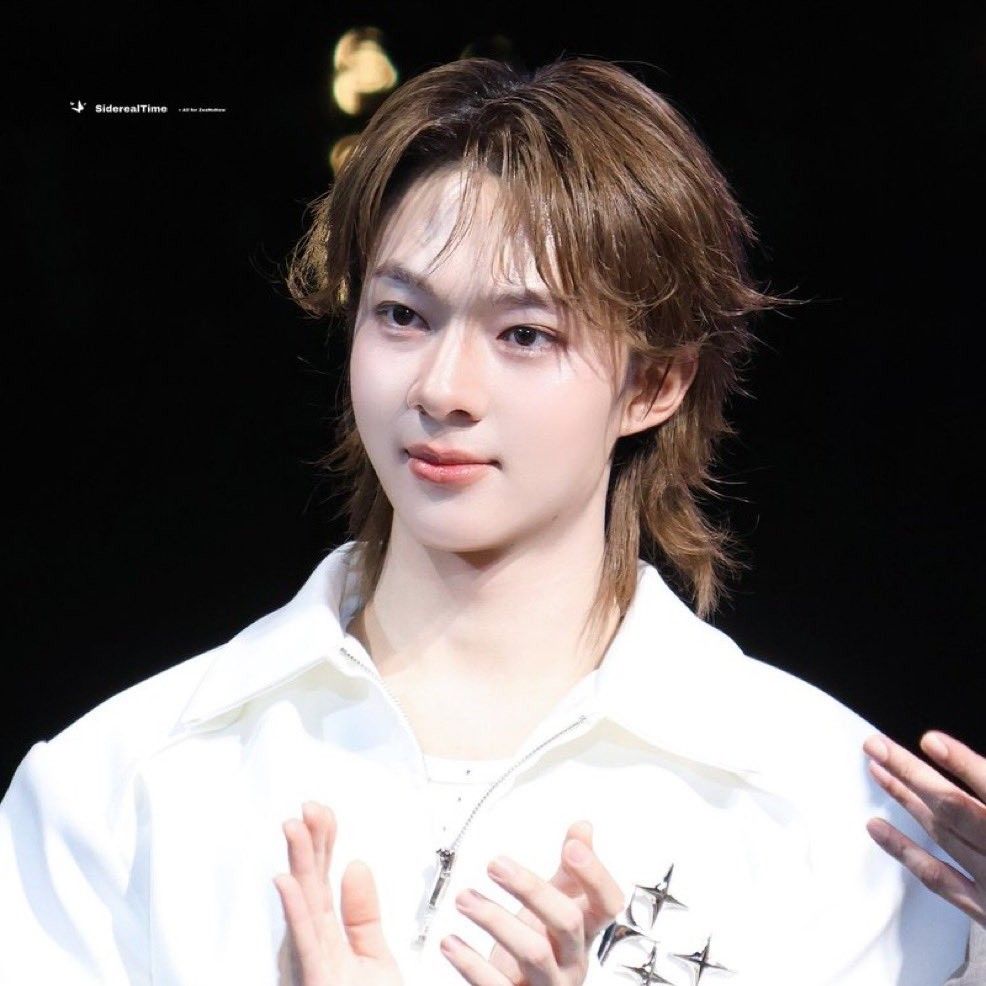 A moment captured by a fan of NuNew