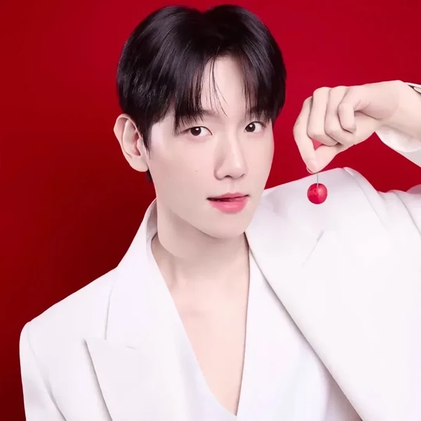 Today’s standout profile photo of Baekhyun on Choeaedol Celeb