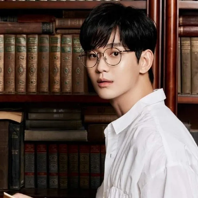 Recent activity shot of Kim Soohyun