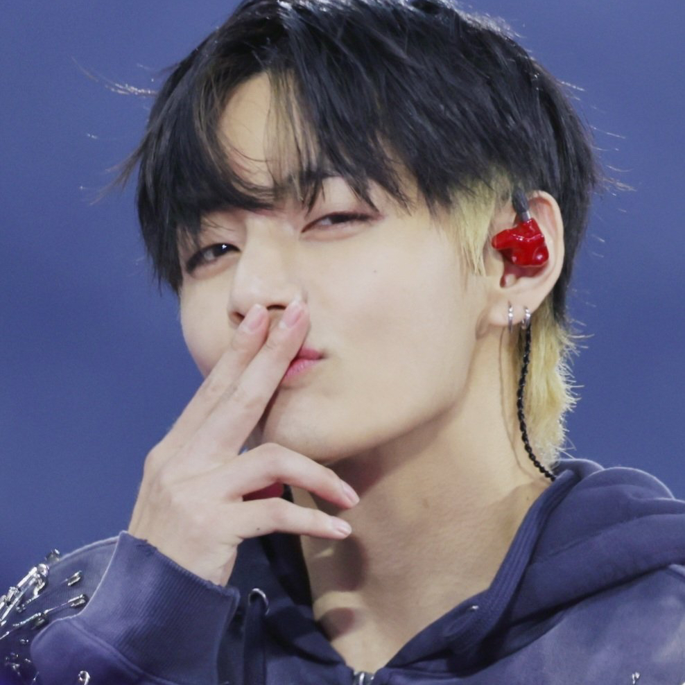 Behind-the-scenes cut of Kim Taehyung (V)