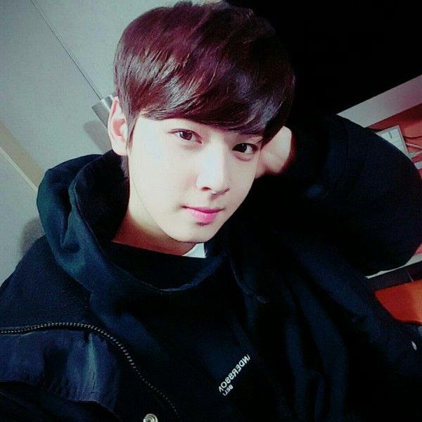 Recent activity shot of Cha Eunwoo