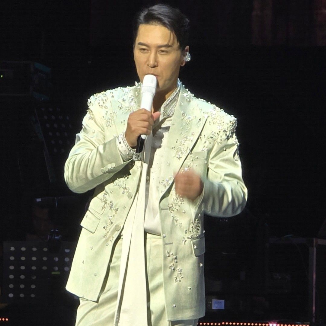 チャン・ミンホの最近の活動ショット