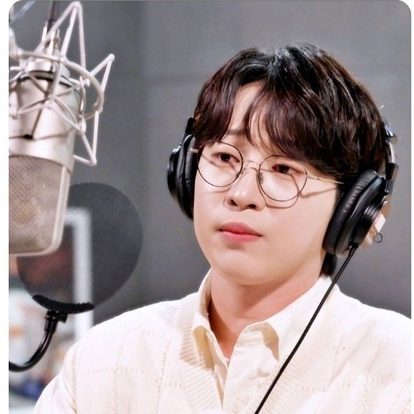 Behind-the-scenes cut of An Sunghoon