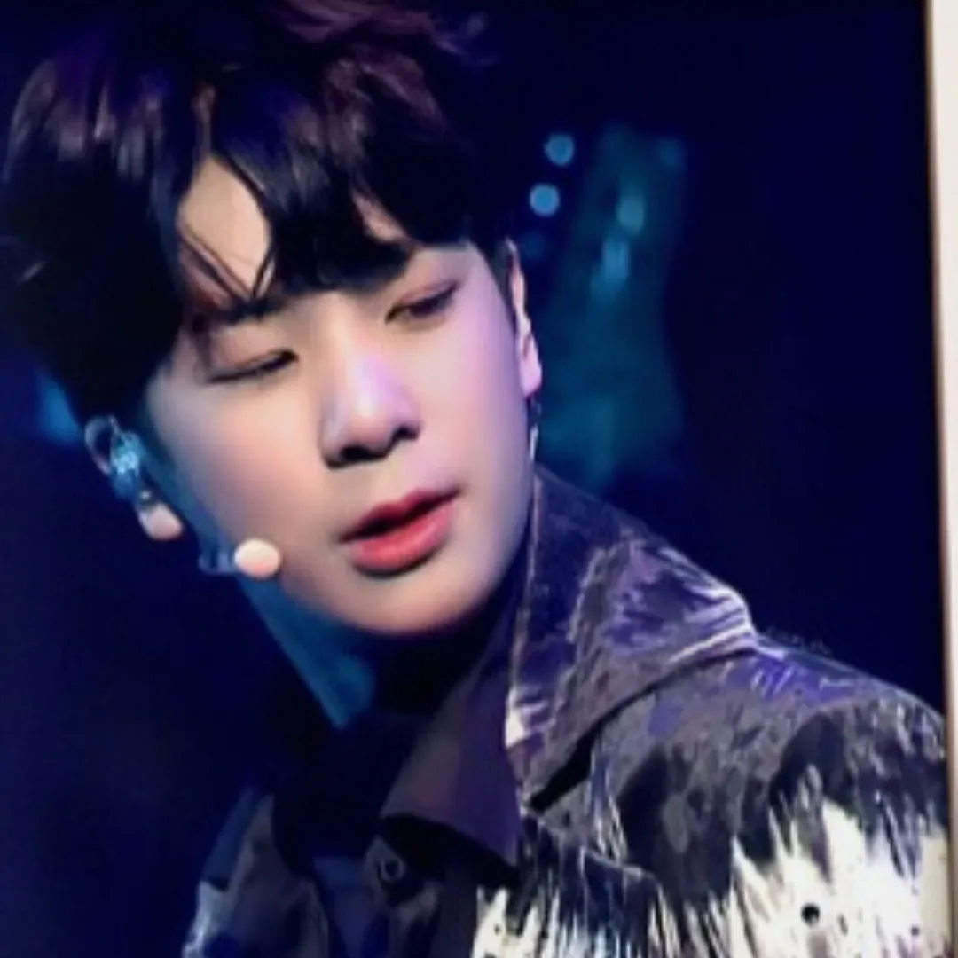 粉丝拍下的郑东元瞬间