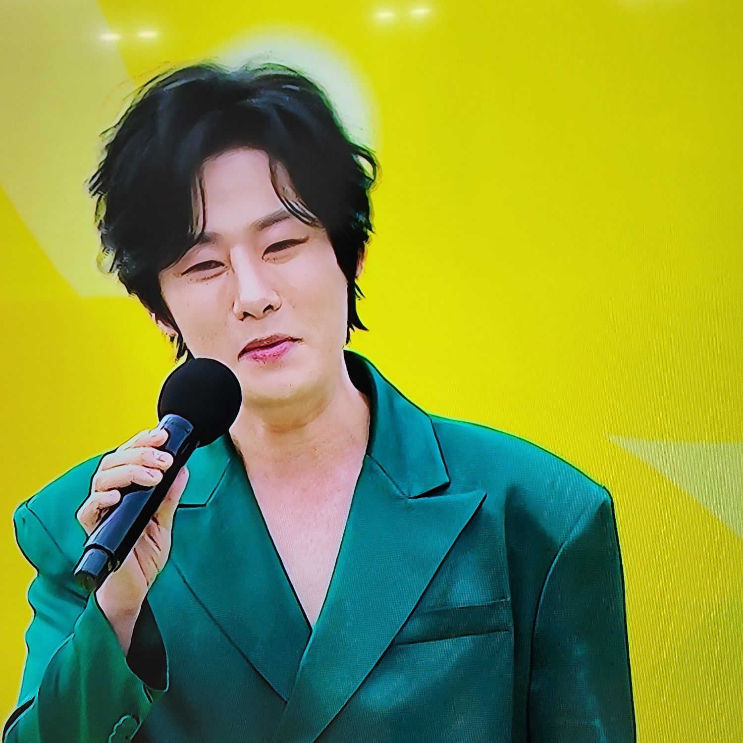 A moment captured by a fan of Kang Moonkyung