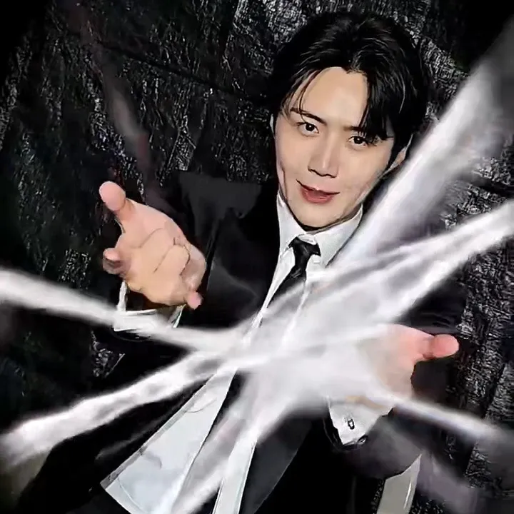 Behind-the-scenes cut of Kim Seonho