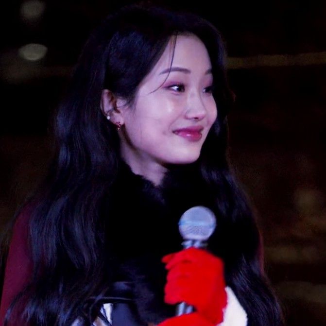 A moment captured by a fan of Kim Soyeon (2004)