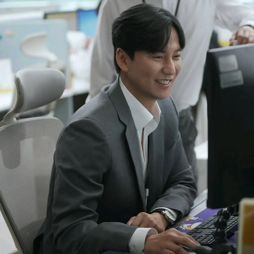 Recent activity shot of Kim Namgil