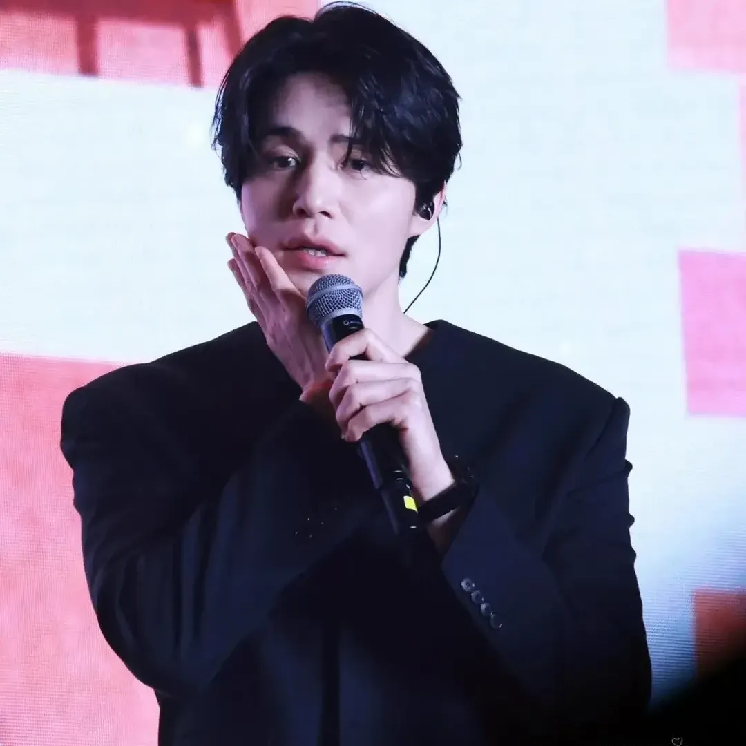 Behind-the-scenes cut of Lee Dongwook