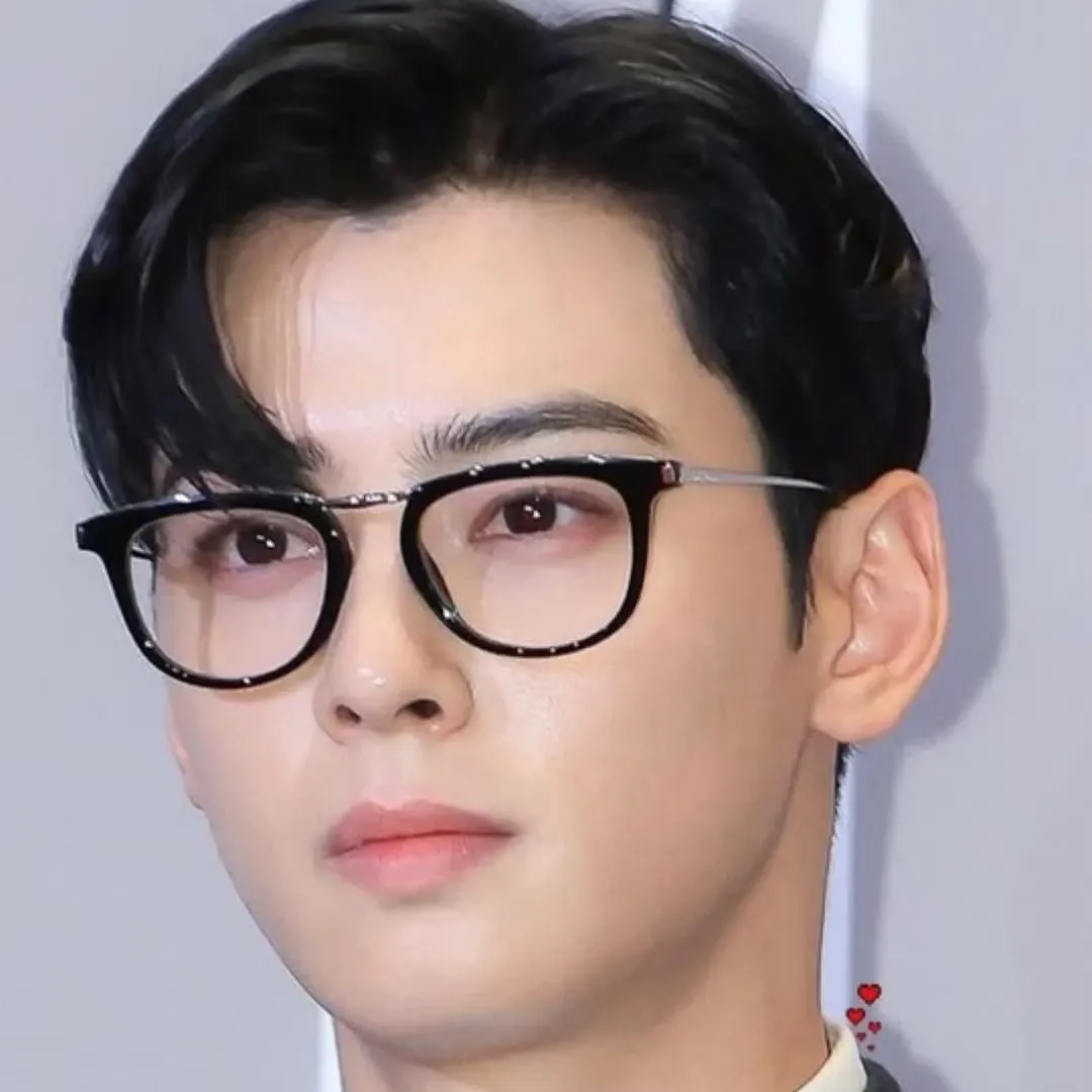 A moment captured by a fan of Cha Eunwoo