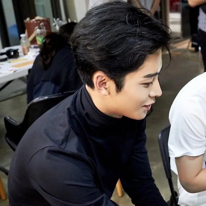 Foto kegiatan terbaru dari Rowoon