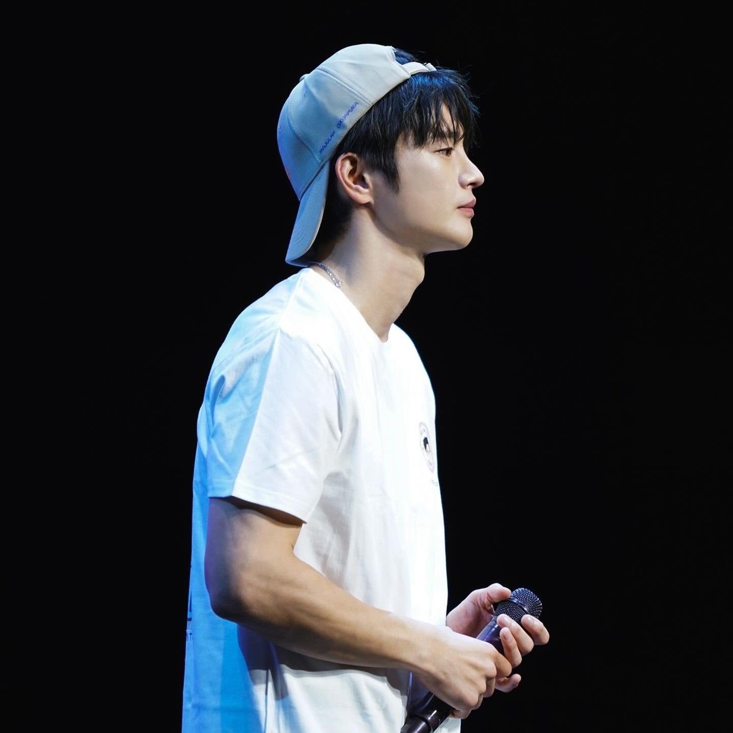 A moment captured by a fan of Seo Inguk