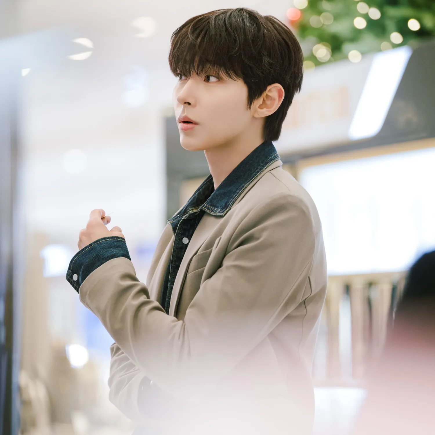 황인엽의 비하인드 컷