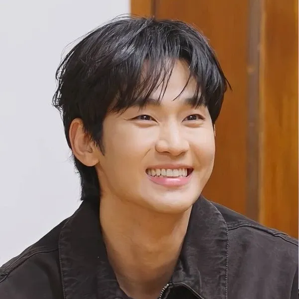 Behind-the-scenes cut of Kim Soohyun