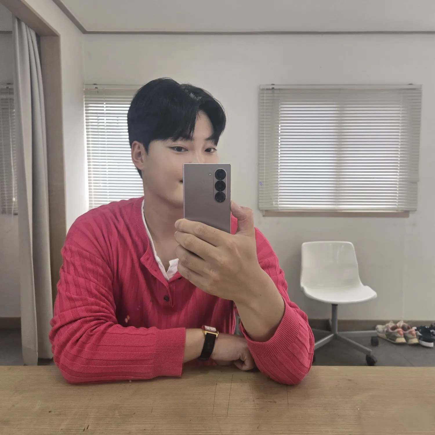 Behind-the-scenes cut of Kim Kyungmin