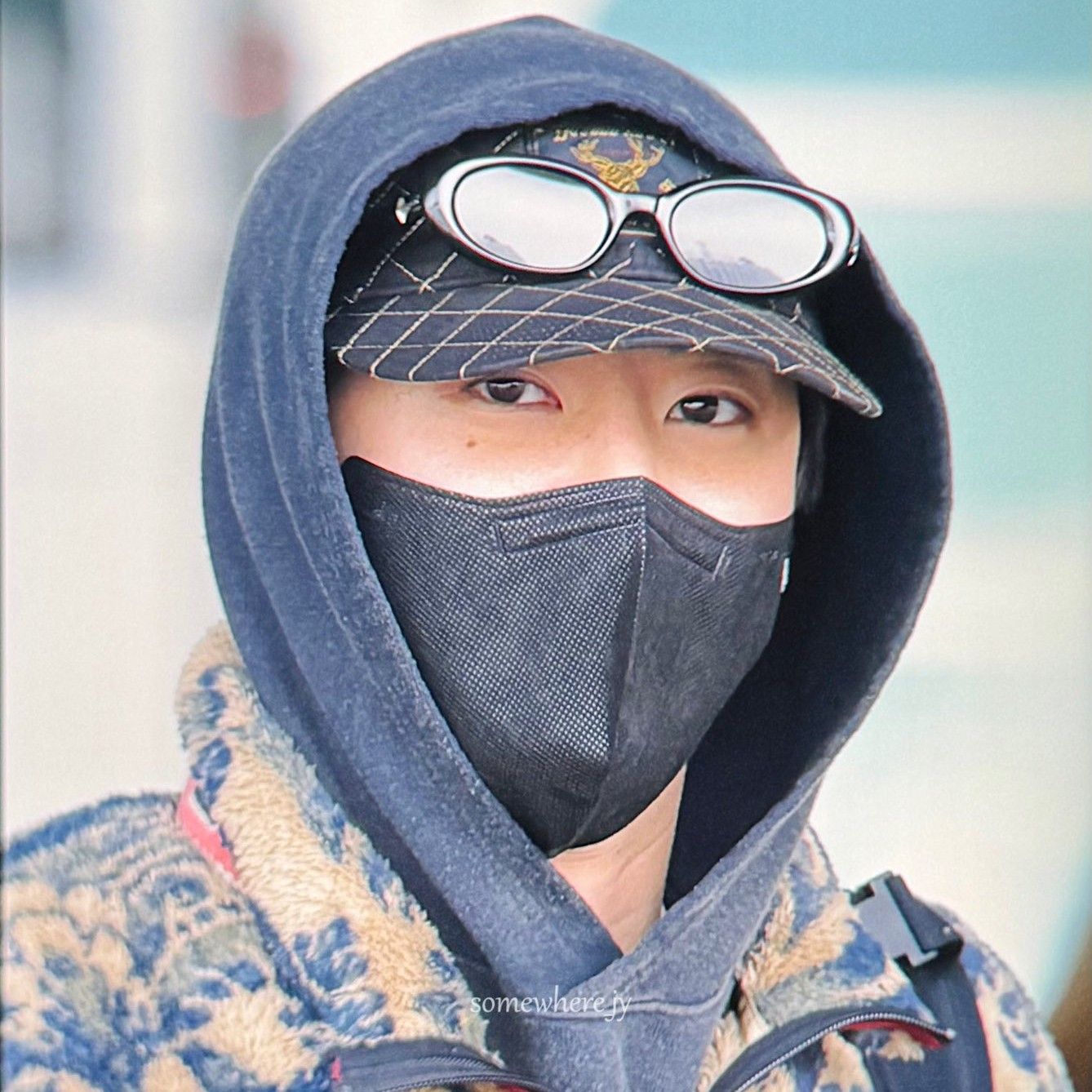 Behind-the-scenes cut of Lee Junyoung