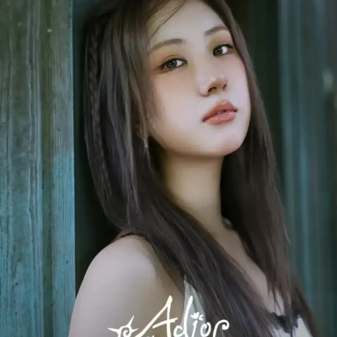 Behind-the-scenes cut of Jeon Yujin
