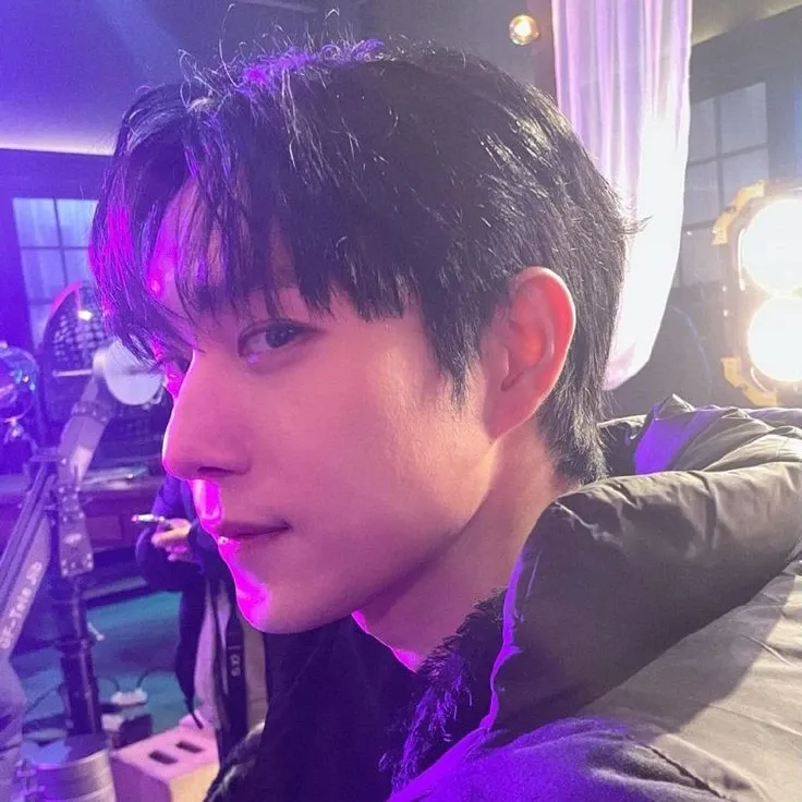 A moment captured by a fan of Kim Youngdae