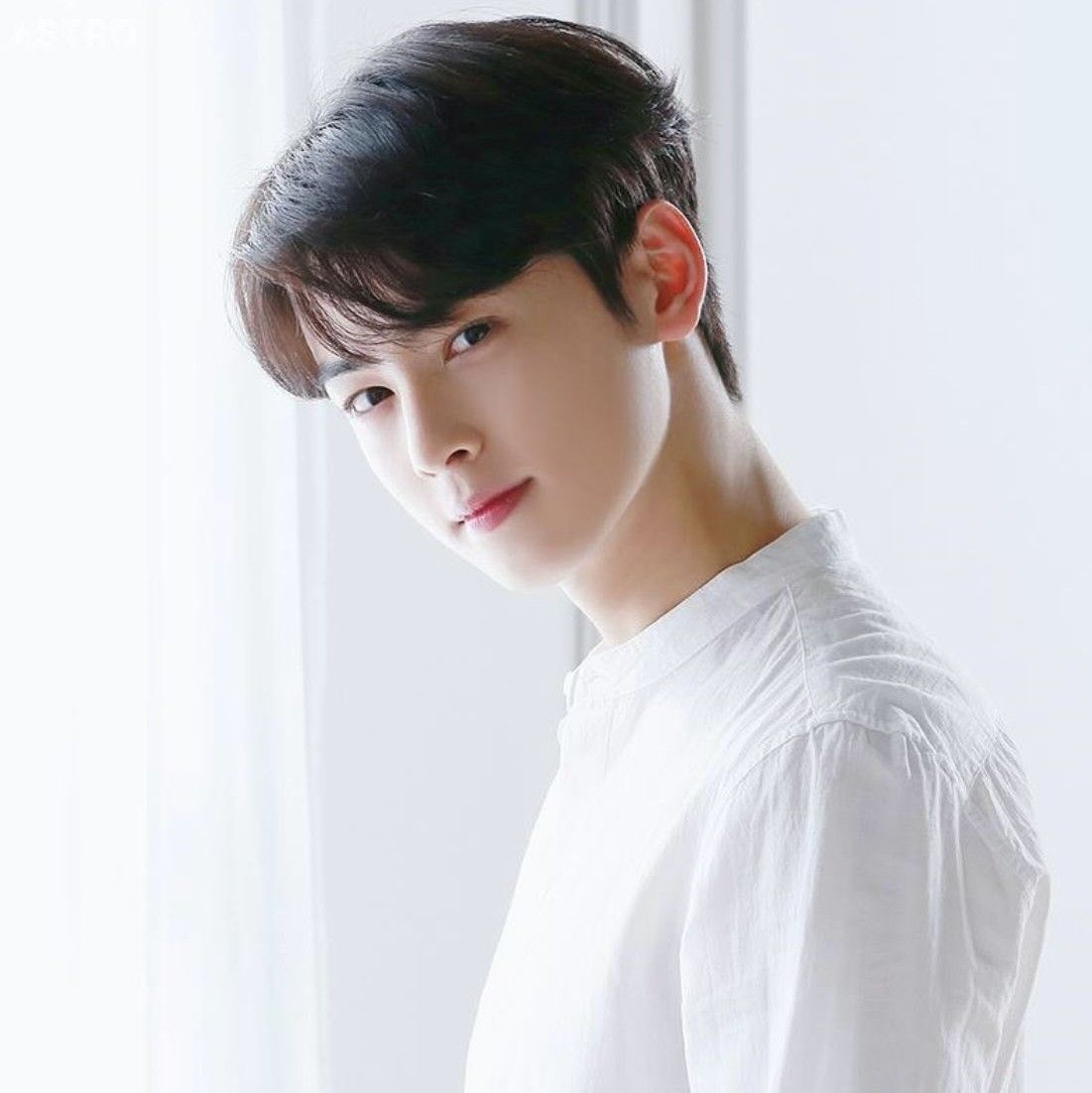 A moment captured by a fan of Cha Eunwoo