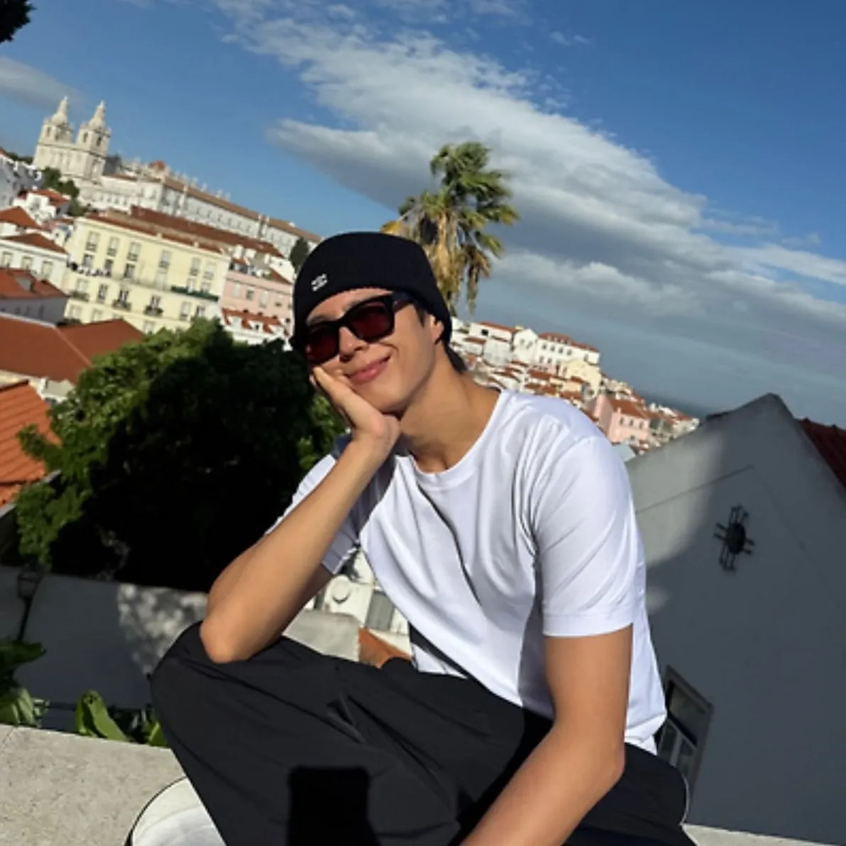 Recent activity shot of Park Bogum