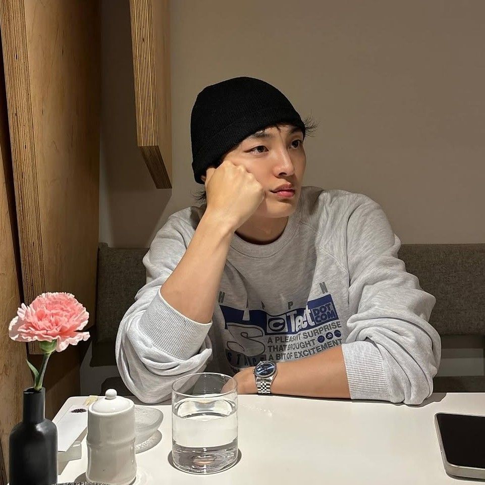 Behind-the-scenes cut of Kim Minjae