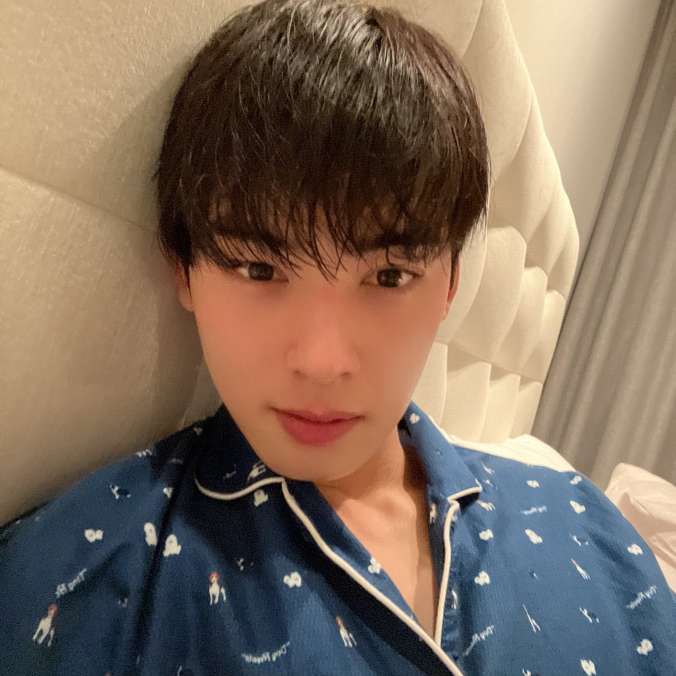 粉丝拍下的车银优瞬间