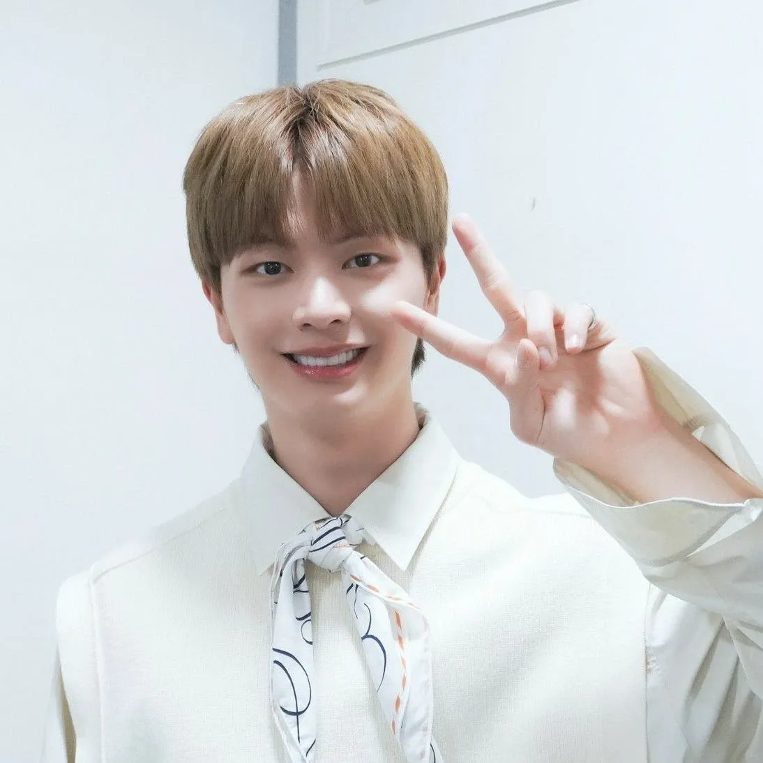 Foto kegiatan terbaru dari Yook Sungjae