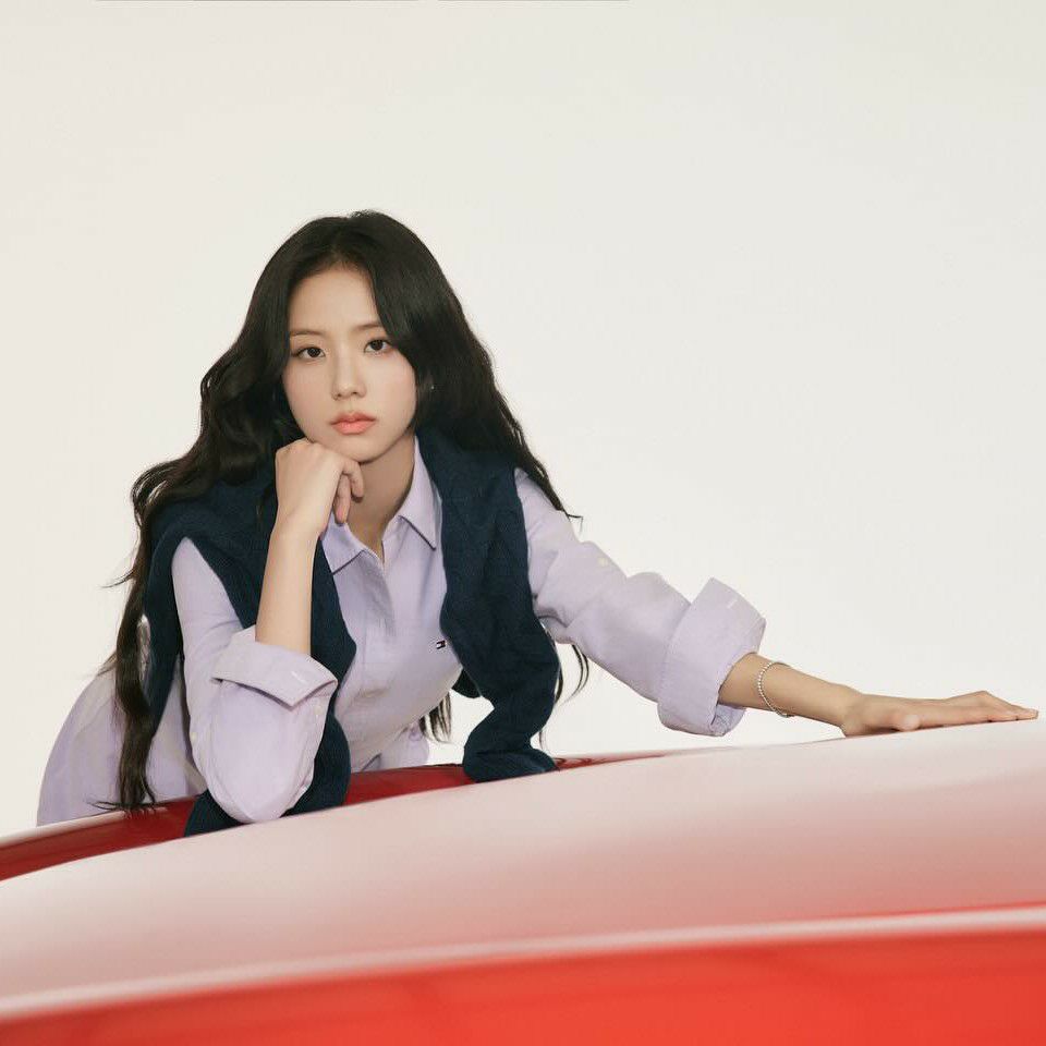 Recent activity shot of Jisoo (1995)