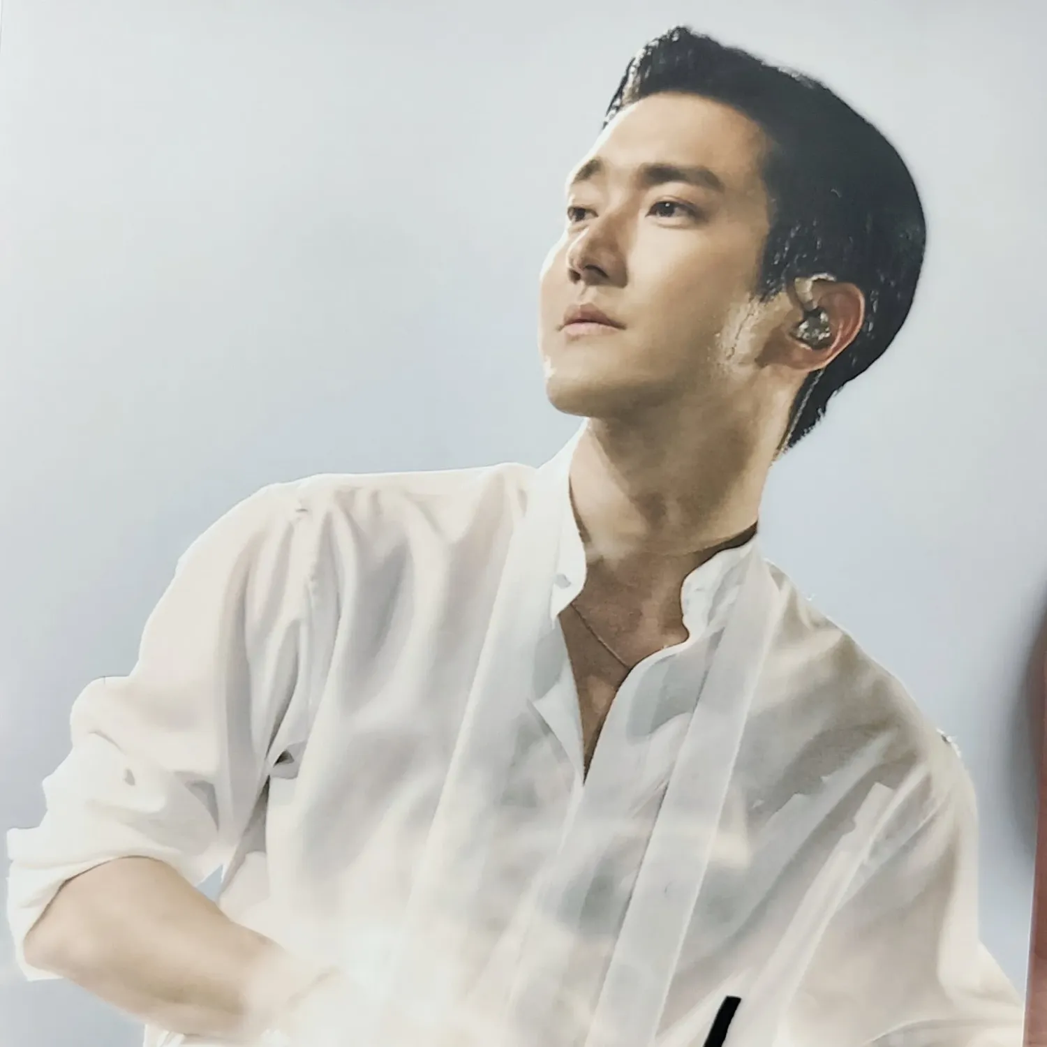 Behind-the-scenes cut of Choi Siwon