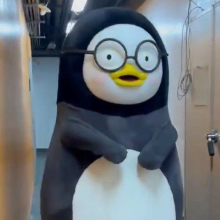 ペンスの最近の活動ショット