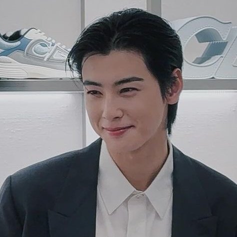 A moment captured by a fan of Cha Eunwoo