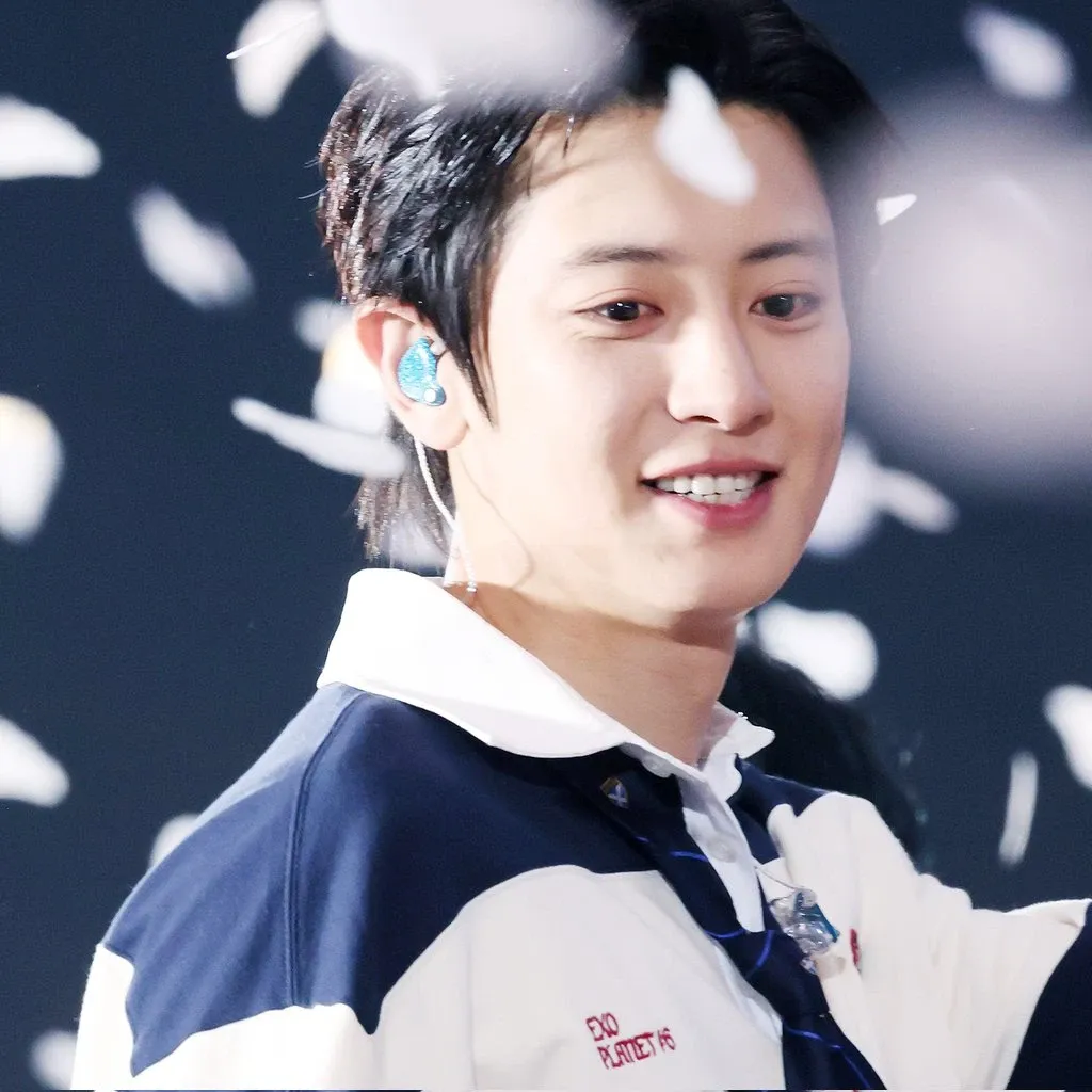 Behind-the-scenes cut of Chanyeol