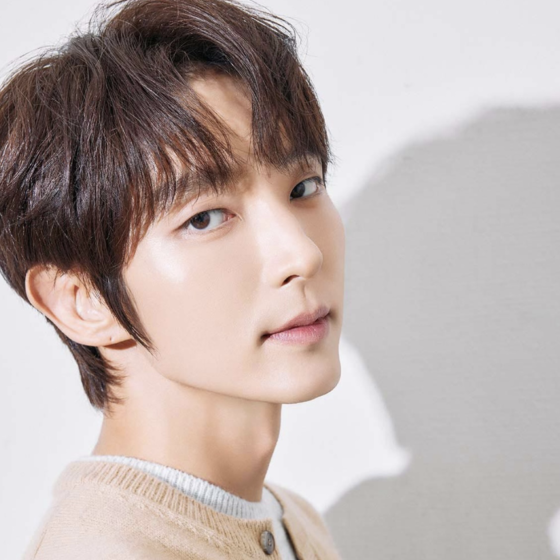 Behind-the-scenes cut of Lee Joongi