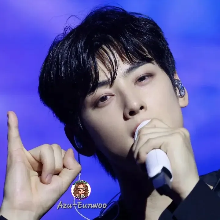 Behind-the-scenes cut of Cha Eunwoo