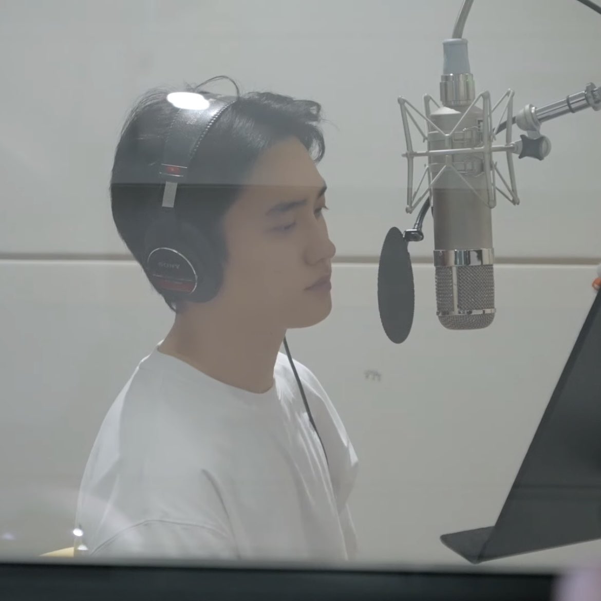 도경수 (디오)의 비하인드 컷