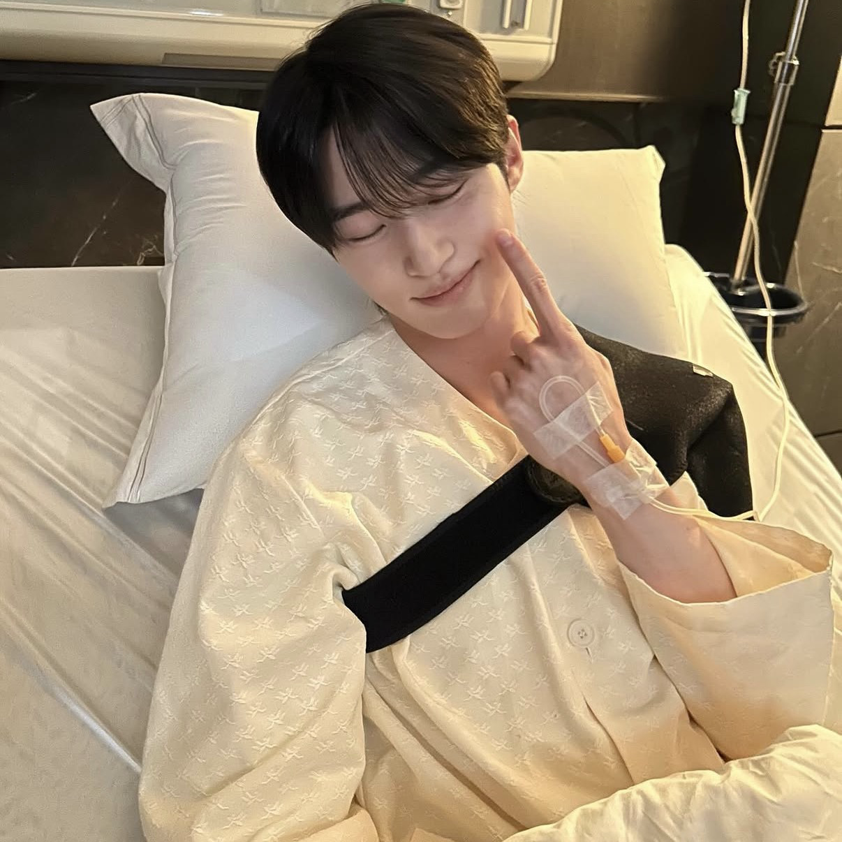 Behind-the-scenes cut of Byeon Wooseok