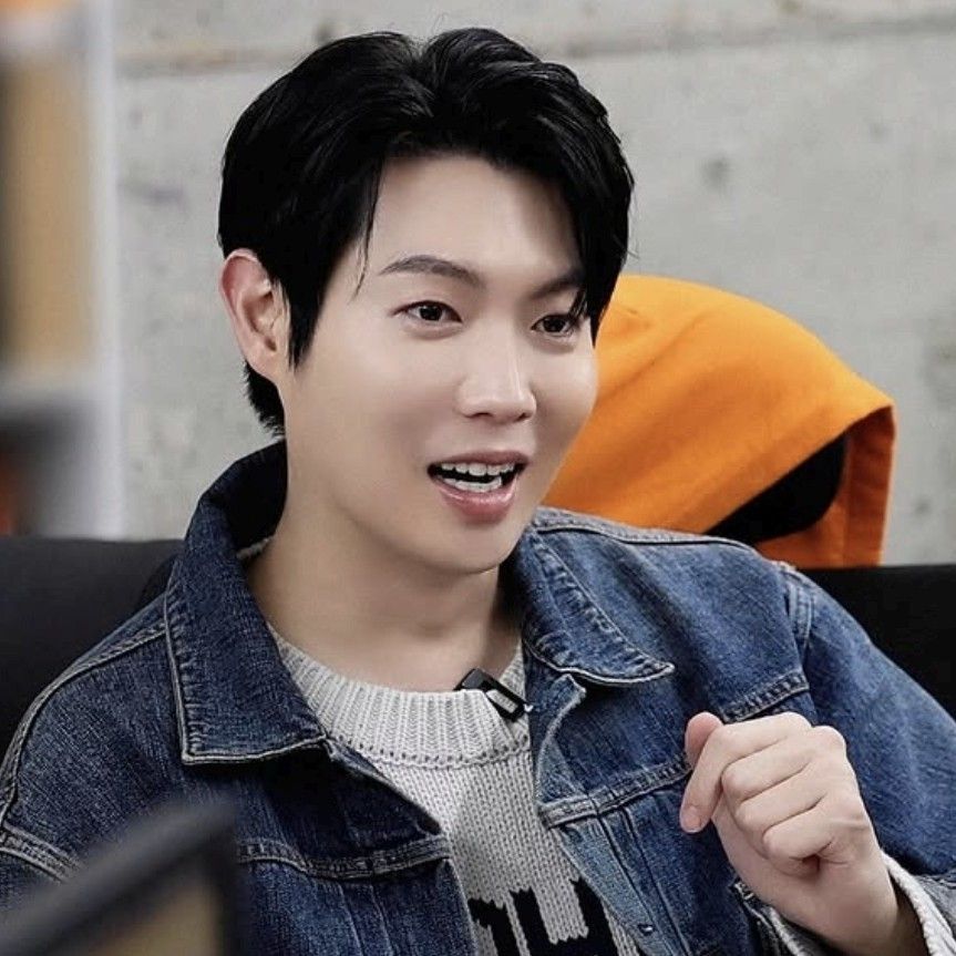 Recent activity shot of Son Taejin