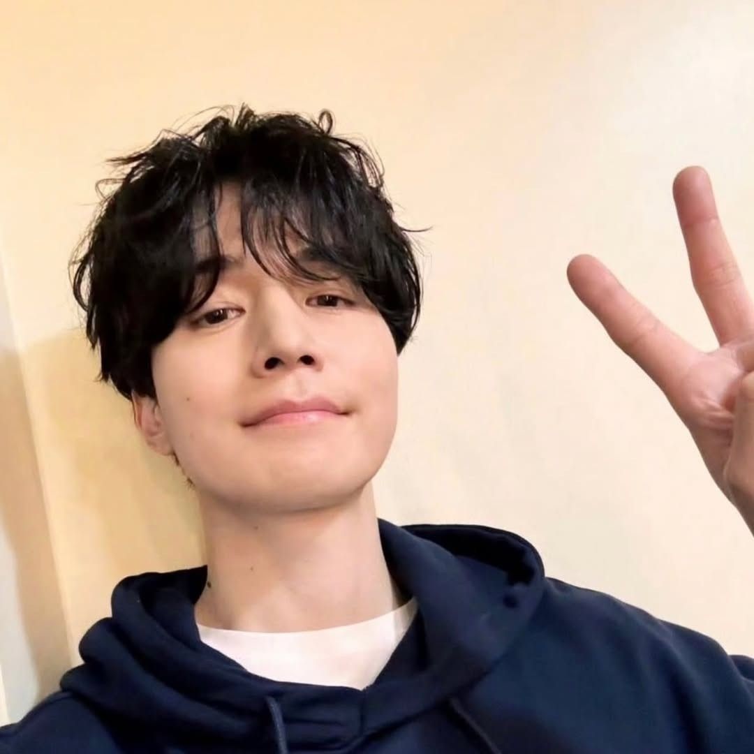 Behind-the-scenes cut of Lee Dongwook