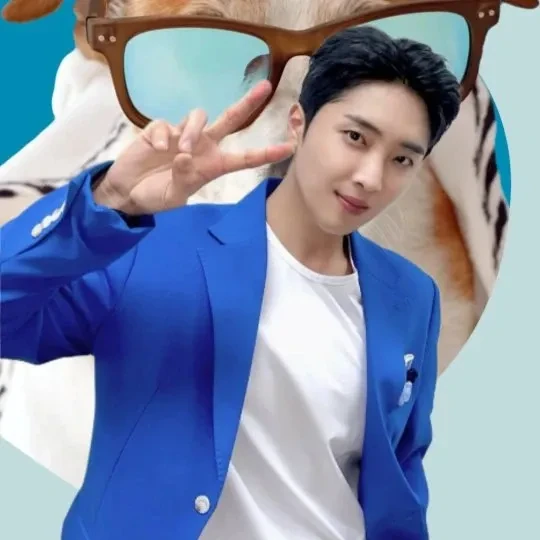 今天在Choeaedol Celeb中最閃耀的黃允聖代表照片
