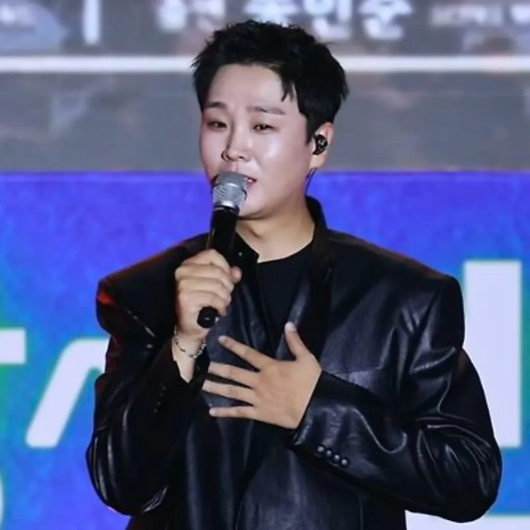 Recent activity shot of Song Minjun