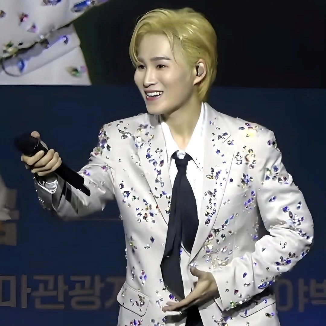 김희재의 비하인드 컷