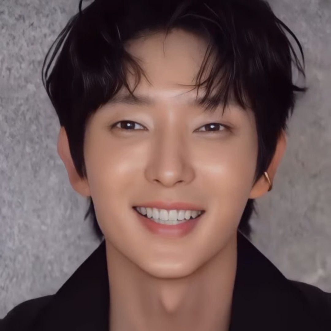 Latest photo of Lee Joongi