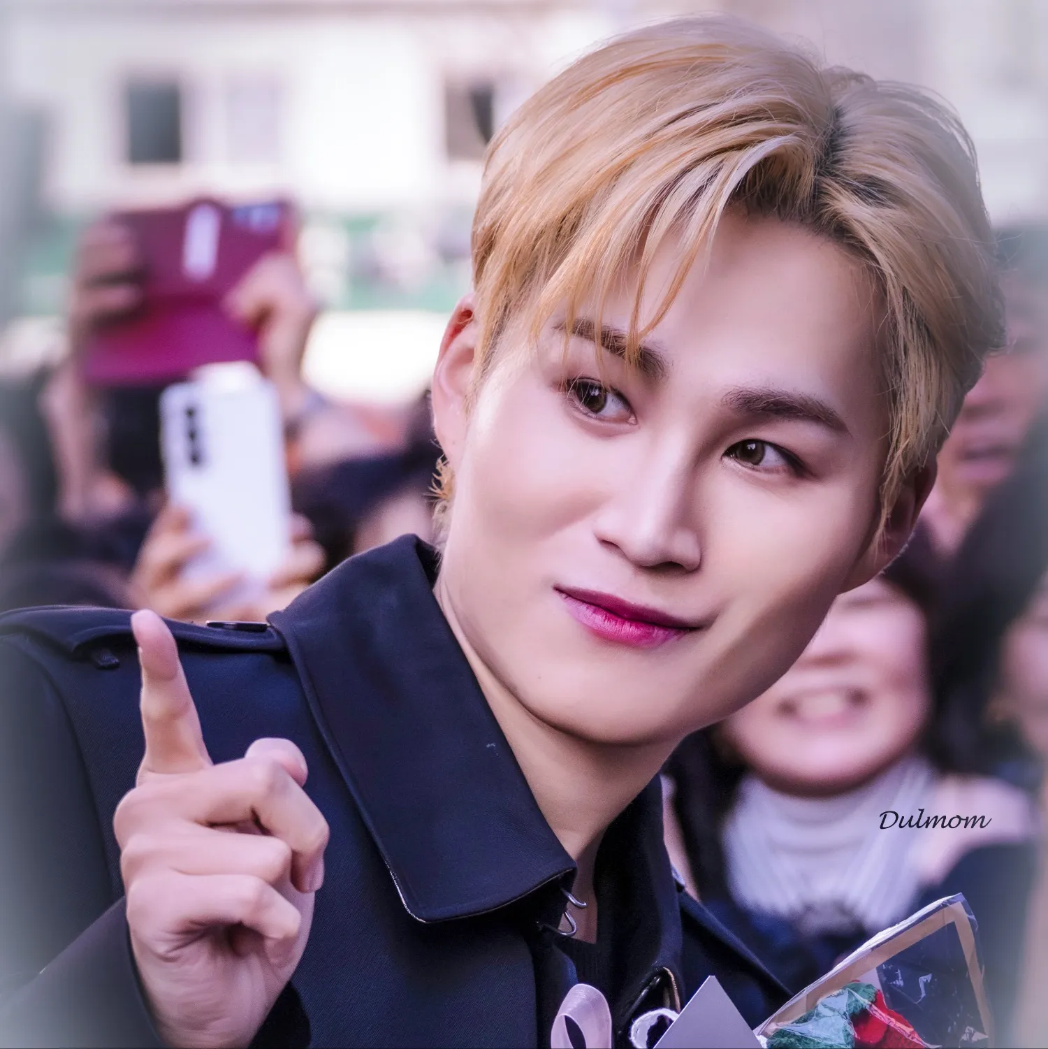 A moment captured by a fan of Kim Heejae