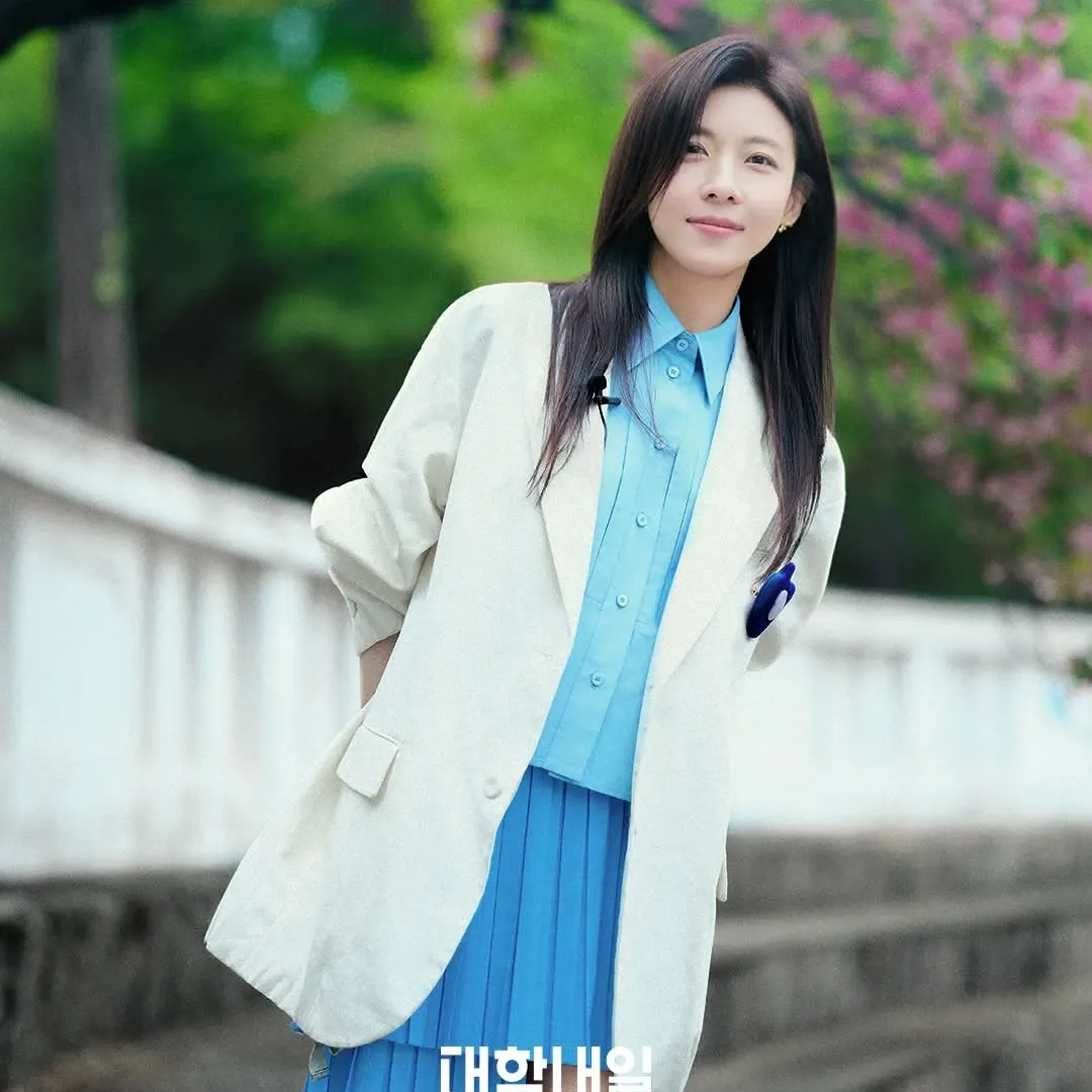 Behind-the-scenes cut of Ha Jiwon