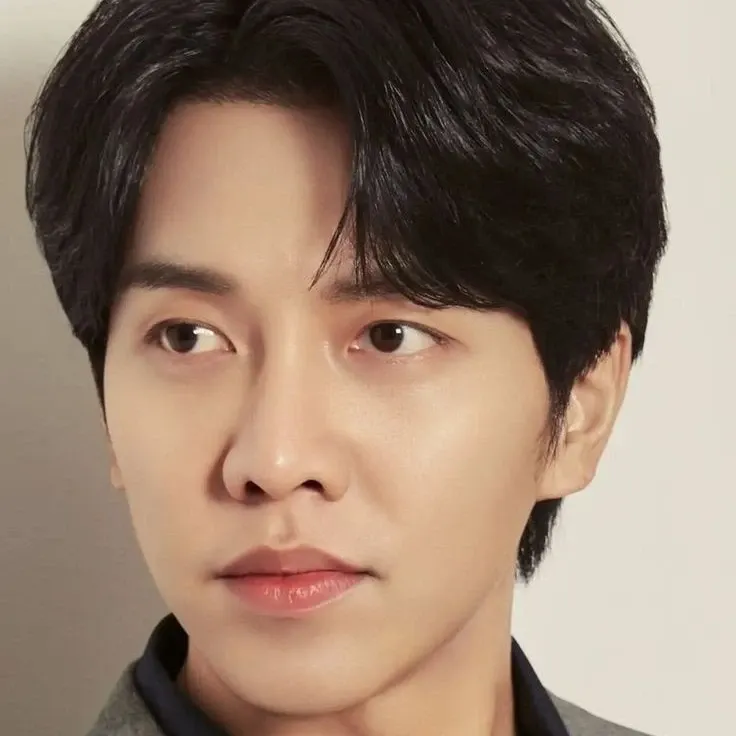 Recent activity shot of Lee Seunggi