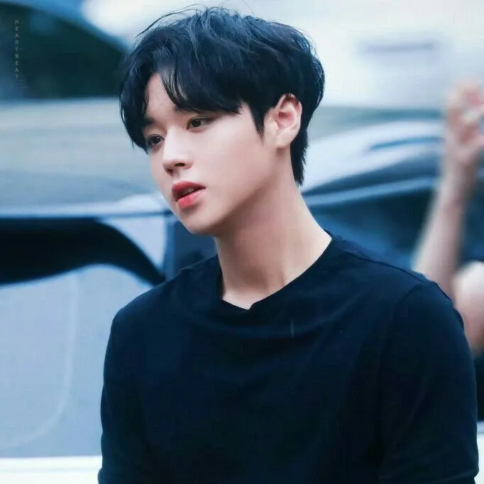 A moment captured by a fan of Park Jihoon